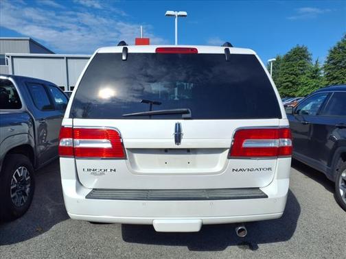 2012 Lincoln Navigator Base