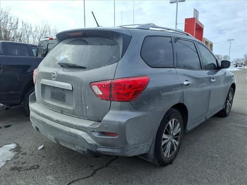 2018 Nissan Pathfinder SV