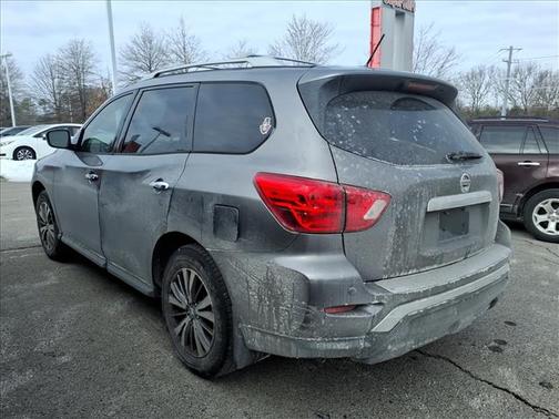 2018 Nissan Pathfinder SV