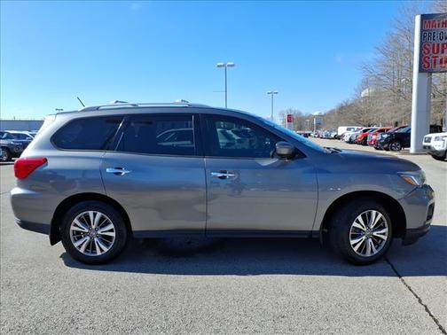 2018 Nissan Pathfinder SV