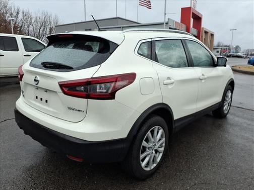 2022 Nissan Rogue Sport SV