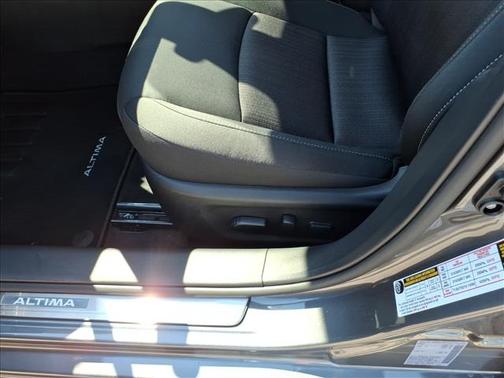 Gun Metallic 2025 Nissan Altima SV