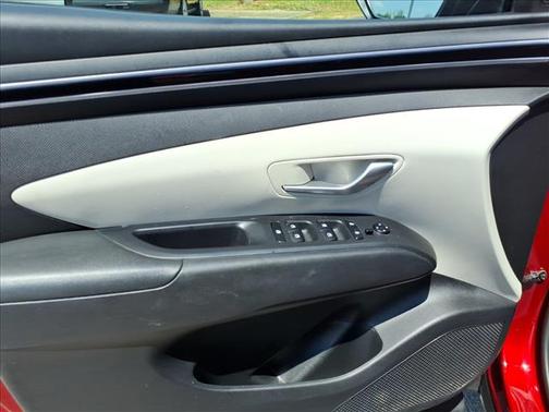 Red 2024 Hyundai TUCSON SE