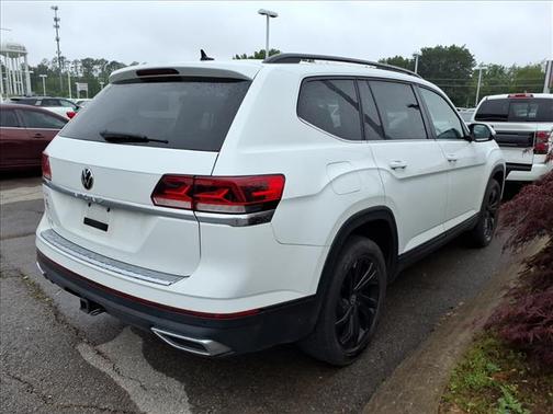 Pure White 2022 Volkswagen Atlas 3.6L SE w/Technology