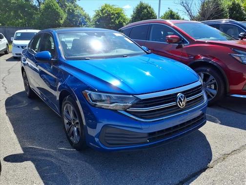 Rising Blue Metallic 2023 Volkswagen Jetta 1.5T SE