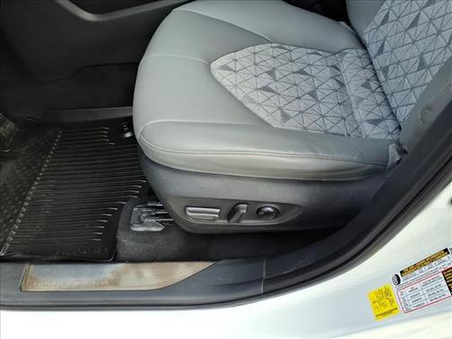 2022 Toyota Highlander Hybrid Bronze Edition