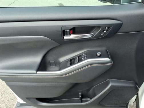 2022 Toyota Highlander Hybrid Bronze Edition