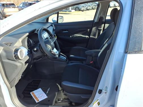 Gray Sky Pearl 2025 Nissan Versa 1.6 SV