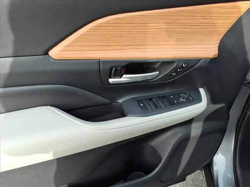 2025 Toyota Grand Highlander LIMITED