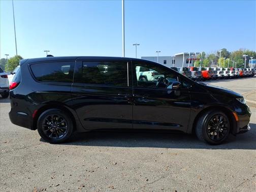 2024 Chrysler Pacifica Hybrid Select