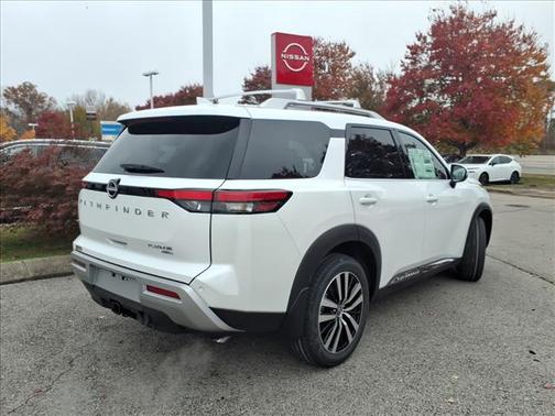 2025 Nissan Pathfinder Platinum