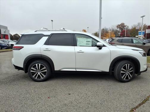 2025 Nissan Pathfinder Platinum