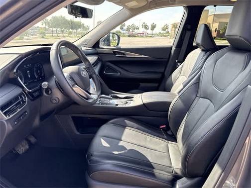 2024 INFINITI QX60 LUXE