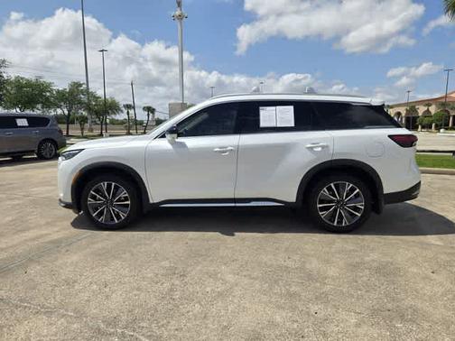 Radiant White 2026 INFINITI QX60 LUXE