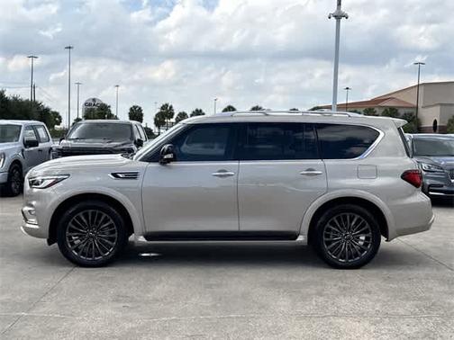 2024 INFINITI QX80 SENSORY