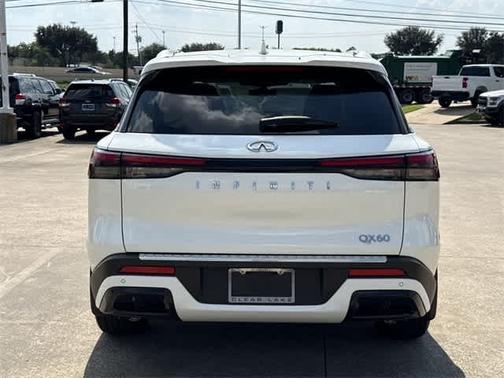2025 INFINITI QX60 LUXE