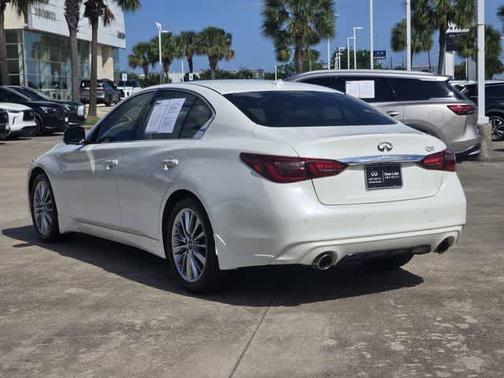 Majestic White 2023 INFINITI Q50 LUXE