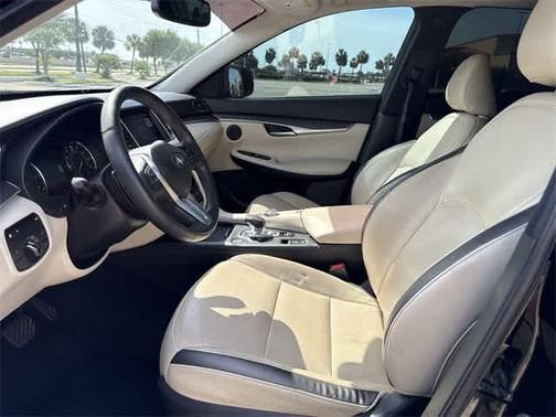 2022 INFINITI QX50 LUXE