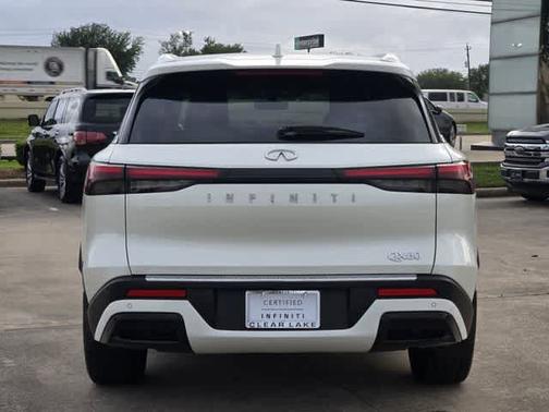Majestic White 2023 INFINITI QX60 LUXE