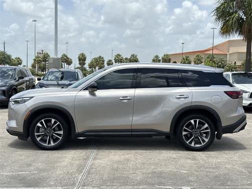 2025 INFINITI QX60 LUXE