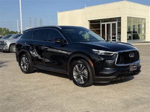 2023 INFINITI QX60 LUXE