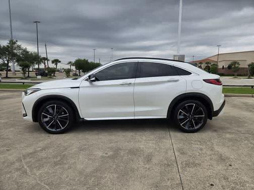 Majestic White 2023 INFINITI QX55 LUXE