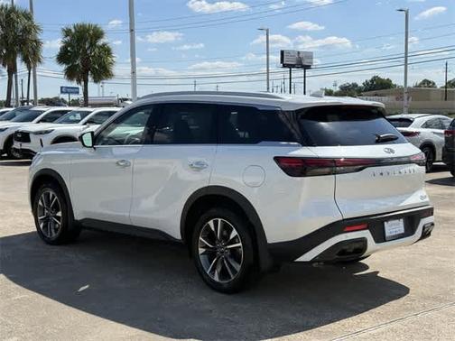2025 INFINITI QX60 LUXE