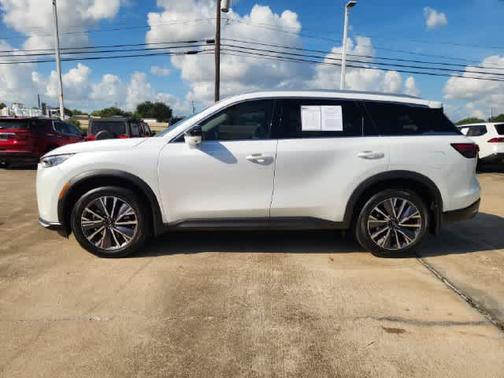 Radiant White 2027 INFINITI QX60 Luxe