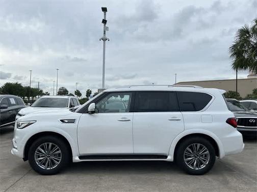 2022 INFINITI QX80 LUXE