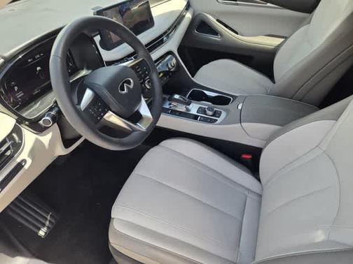Radiant White 2026 INFINITI QX60 LUXE