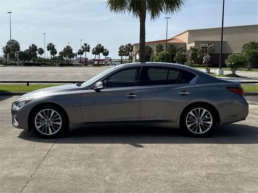 2023 INFINITI Q50 LUXE