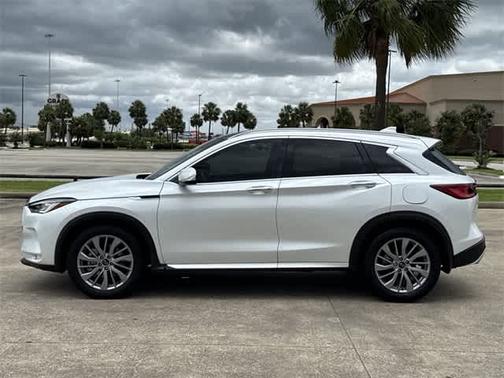 2023 INFINITI QX50 LUXE