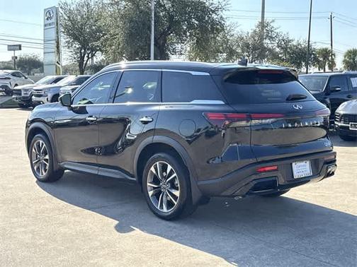 2025 INFINITI QX60 LUXE