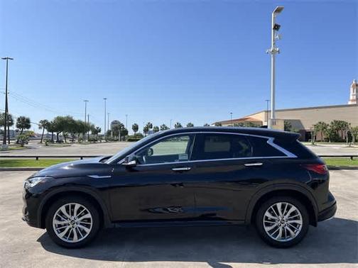2023 INFINITI QX50 LUXE