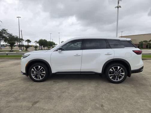 Radiant White 2026 INFINITI QX60 PURE
