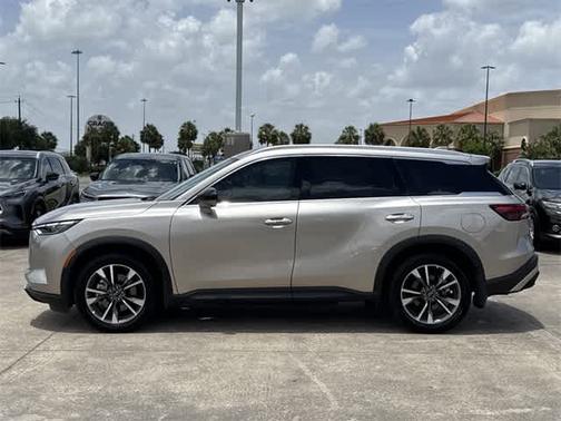 2025 INFINITI QX60 LUXE