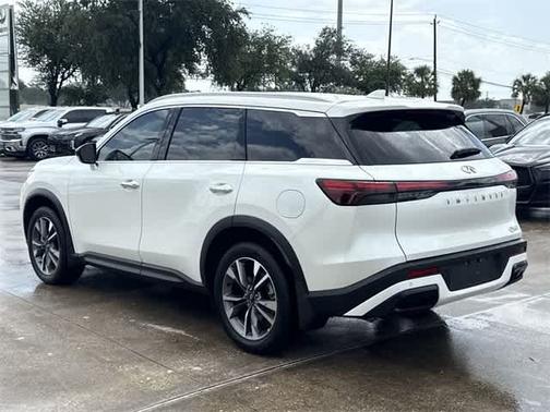 2025 INFINITI QX60 LUXE