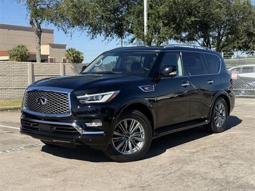 2022 INFINITI QX80 LUXE