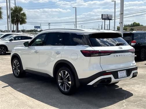 2025 INFINITI QX60 LUXE