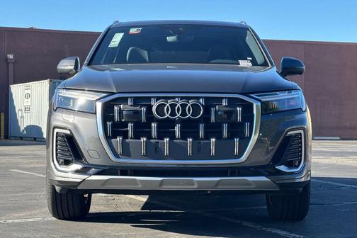 2025 Audi Q7 45 Premium