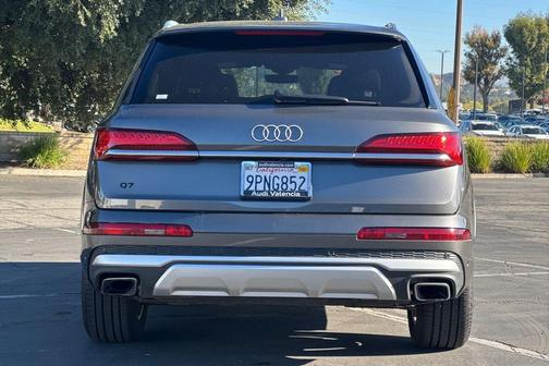 2025 Audi Q7 45 Premium