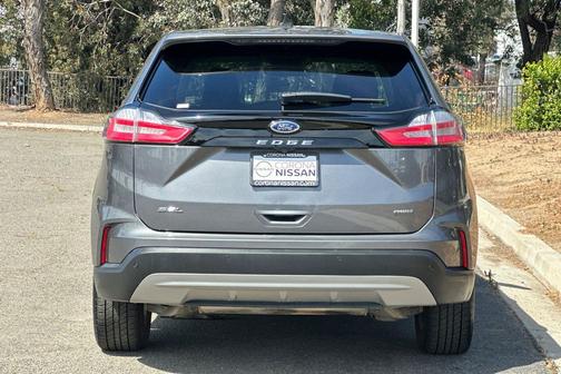 Gray Metallic 2024 Ford Edge SEL