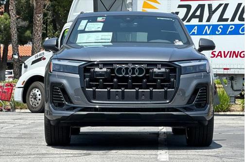 2025 Audi Q7 55 Premium Plus