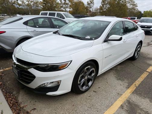 Summit White 2024 Chevrolet Malibu FWD 1LT
