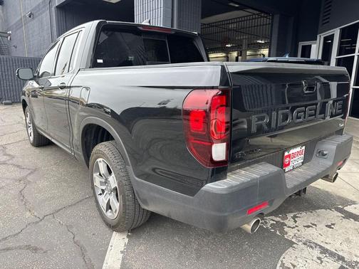 Black 2024 Honda Ridgeline RTL