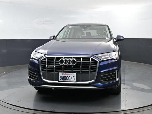 Blue Metallic 2021 Audi Q7 45 Premium Plus