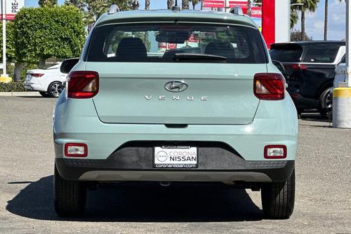 Mirage Green 2025 Hyundai VENUE SEL