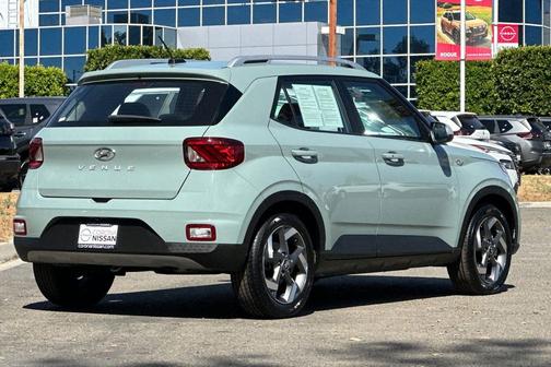 Mirage Green 2025 Hyundai VENUE SEL