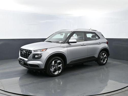 Shimmering Silver 2025 Hyundai VENUE SEL