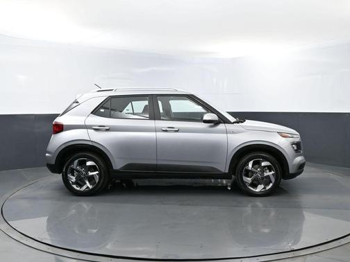 Shimmering Silver 2025 Hyundai VENUE SEL